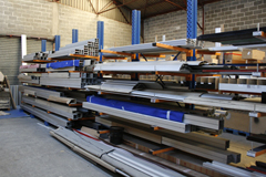 Stockage aluminium des profilés Octanorm